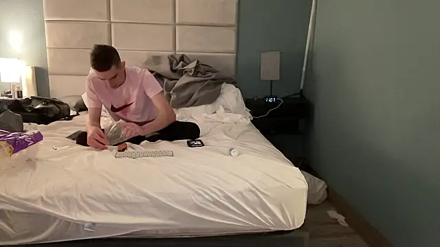 cosmiccloudpig online show from February 3, 7:57 am