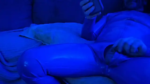 cosmiccloudpig online show from March 2, 5:08 am