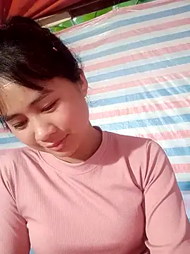 Him MountainGirl online show from February 7, 11:46 pm