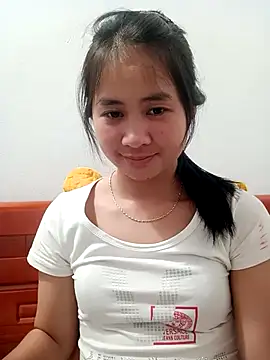 Him MountainGirl online show from April 2, 4:30 am