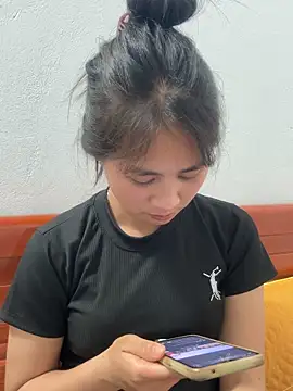 Him MountainGirl online show from March 23, 1:33 pm