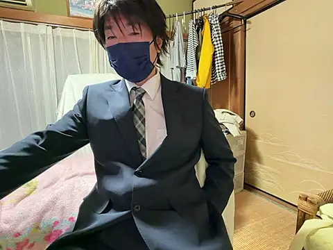 Snapshot of Hirokazu_12 chatting on February 9, 10:35 am Hirokazu 12 online show from February 9, 10:35 am