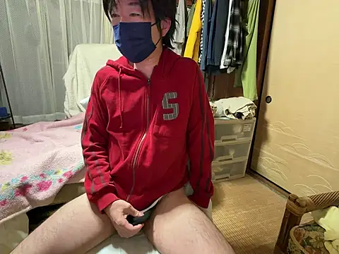 Snapshot of Hirokazu_12 chatting on March 27, 8:32 pm Hirokazu 12 online show from March 27, 8:32 pm