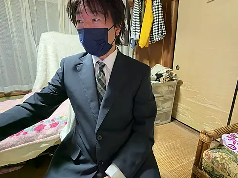 Snapshot of Hirokazu_12 chatting on February 2, 10:47 am Hirokazu 12 online show from February 2, 10:47 am