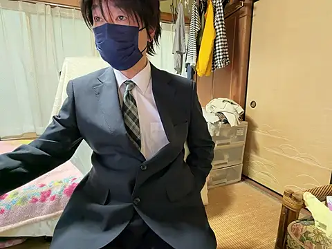 Snapshot of Hirokazu_12 chatting on February 11, 2:22 am Hirokazu 12 online show from February 11, 2:22 am