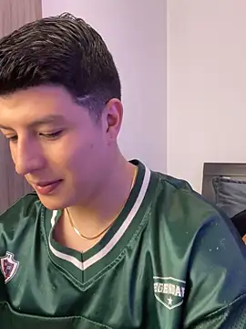 Snapshot of Goldenknight33 chatting on February 21, 4:42 pm Goldenknight33 online show from February 21, 4:42 pm