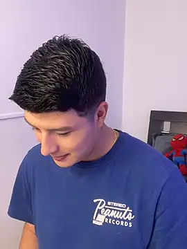 Goldenknight33 online show from March 24, 1:55 pm