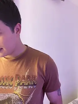 Goldenknight33 online show from April 7, 2:30 pm