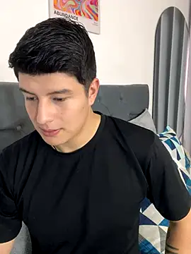 Snapshot of Goldenknight33 chatting on January 8, 2:23 pm Goldenknight33 online show from January 8, 2:23 pm