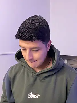 Snapshot of Goldenknight33 chatting on March 3, 1:07 pm Goldenknight33 online show from March 3, 1:07 pm