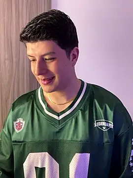 Snapshot of Goldenknight33 chatting on January 7, 3:28 pm Goldenknight33 online show from January 7, 3:28 pm