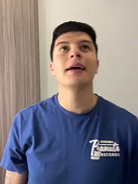 Snapshot of Goldenknight33 chatting on February 7, 12:46 pm Goldenknight33 online show from February 7, 12:46 pm