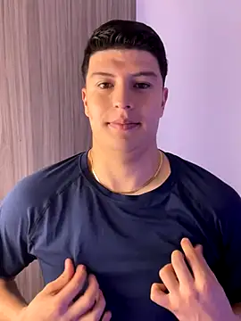 Snapshot of Goldenknight33 chatting on December 19, 1:46 pm Goldenknight33 online show from December 19, 1:46 pm