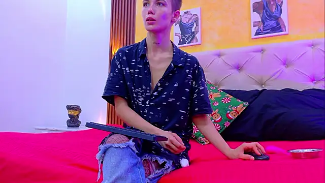 mia collin  online show from February 24, 4:08 pm