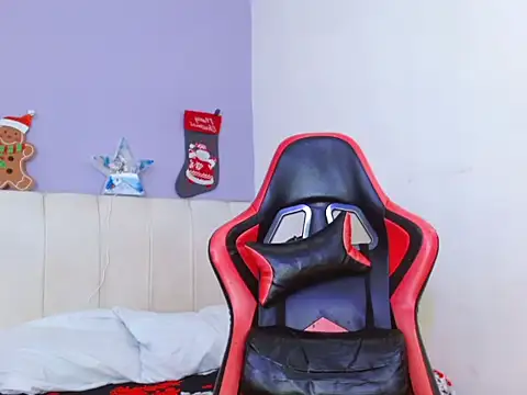 mia collin  online show from December 17, 10:53 am