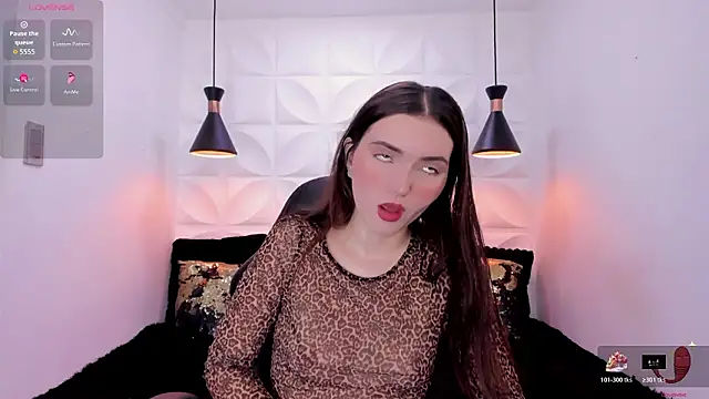 valeriecute18 online show from March 6, 7:09 pm