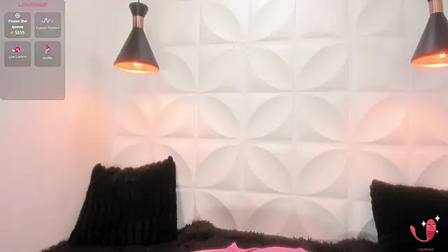 valeriecute18 online show from March 28, 11:39 pm