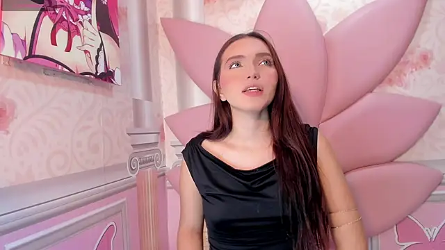 valeriecute18 online show from April 13, 3:32 am