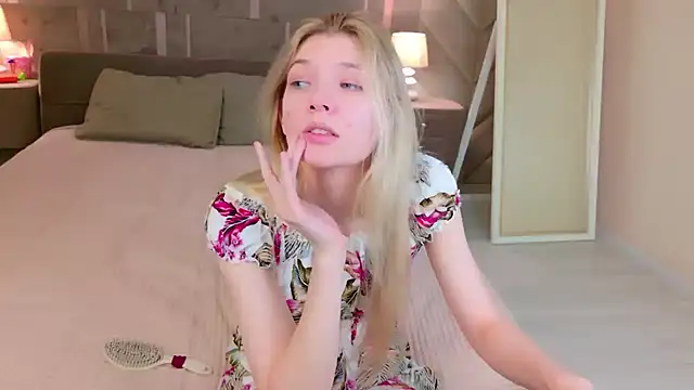 Vivien Hans online show from April 5, 4:19 am