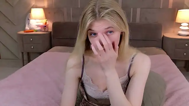 Vivien Hans online show from April 11, 4:09 am