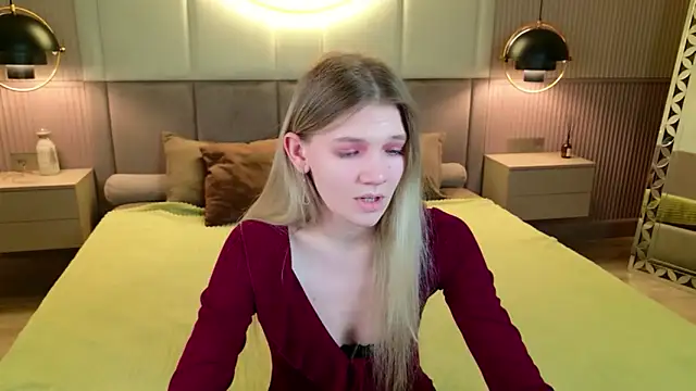 Vivien Hans online show from March 11, 8:36 pm