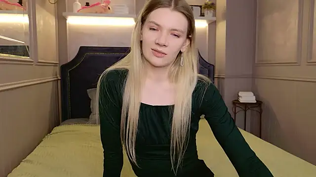 Vivien Hans online show from March 3, 8:38 pm