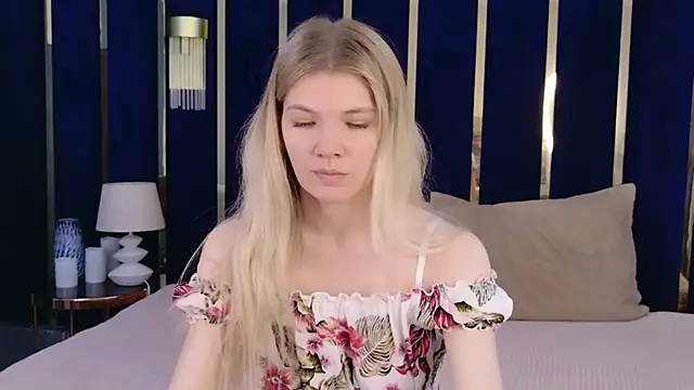 Vivien Hans online show from May 24, 3:45 pm