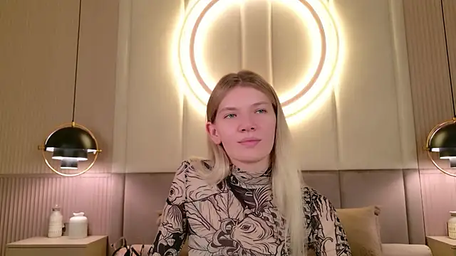 Vivien Hans online show from June 24, 9:12 pm