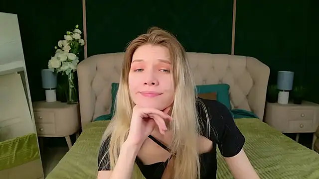 Vivien Hans online show from March 21, 3:52 am