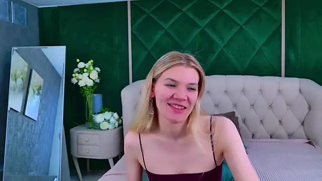 Vivien Hans online show from April 8, 4:14 am