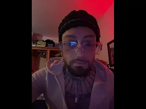 Snapshot of DaddyGrimaldi chatting on December 15, 9:31 pm DaddyGrimaldi online show from December 15, 9:31 pm