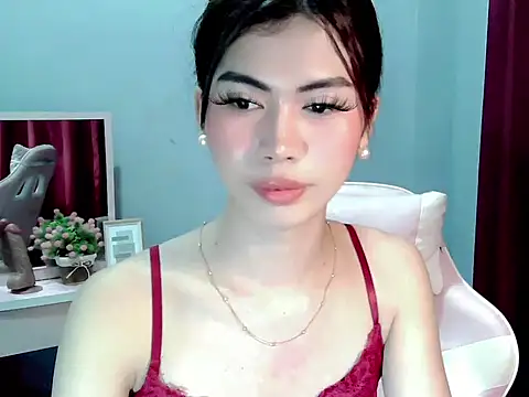 Ur hottestdella online show from February 3, 6:33 am