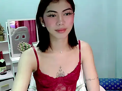 Ur hottestdella online show from March 19, 9:26 pm