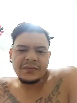 YTupapito1234 online show from May 16, 1:37 am