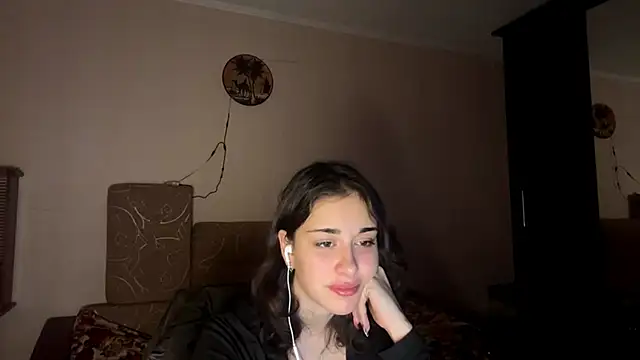 AnitraWackerbarth online show from December 22, 9:15 pm