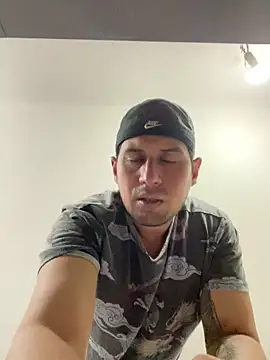 Snapshot of DarkOnebaki- chatting on December 15, 5:24 am DarkOnebaki- online show from December 15, 5:24 am