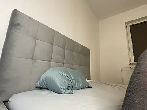 Carlycrush  online show from April 3, 5:52 pm