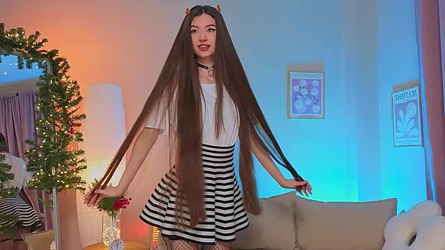 Snapshot of oliviaah_ chatting on December 17, 3:17 pm oliviaah online show from December 17, 3:17 pm