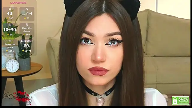 oliviaah  online show from April 9, 3:18 pm