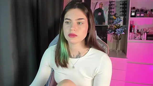 NikkieKitty online show from March 17, 4:10 pm