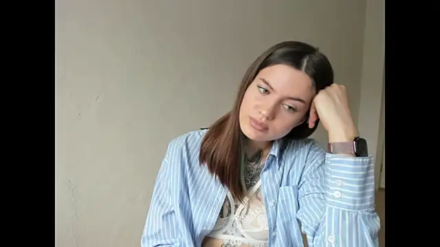 NikkieKitty online show from April 8, 11:12 am