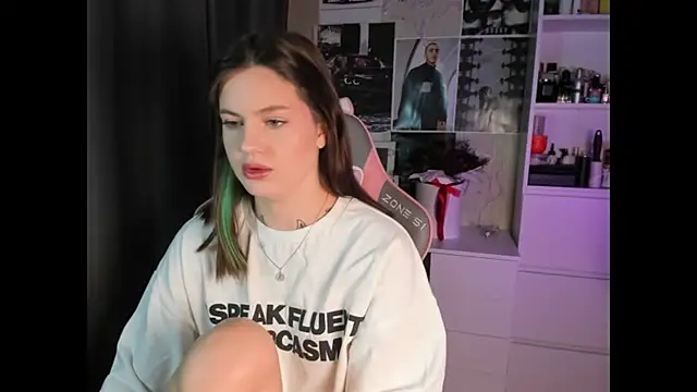 NikkieKitty online show from January 17, 1:37 pm