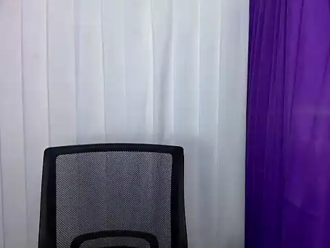Snapshot of Lovely_apple19 chatting on April 28, 2:21 pm Lovely apple19 online show from April 28, 2:21 pm