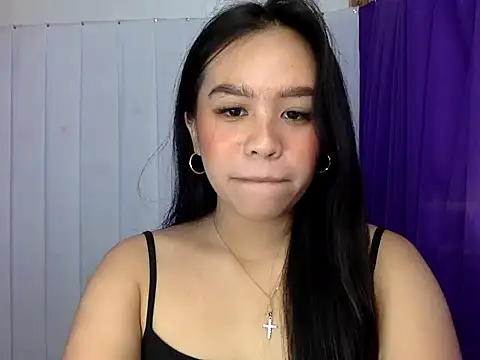 Snapshot of Lovely_apple19 chatting on May 1, 2:55 pm Lovely apple19 online show from May 1, 2:55 pm
