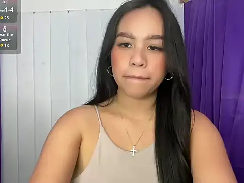 Snapshot of Lovely_apple19 chatting on May 4, 4:21 pm Lovely apple19 online show from May 4, 4:21 pm