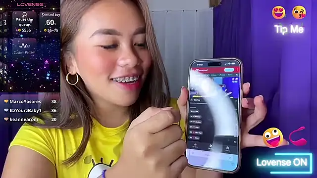 Snapshot of Lovely_apple19 chatting on July 11, 5:19 am Lovely apple19 online show from July 11, 5:19 am