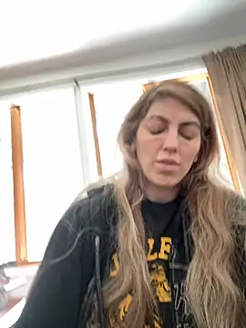 Snapshot of CelestialRuby chatting on November 2, 4:12 pm CelestialRuby online show from November 2, 4:12 pm