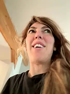 Snapshot of CelestialRuby chatting on November 11, 4:35 pm CelestialRuby online show from November 11, 4:35 pm