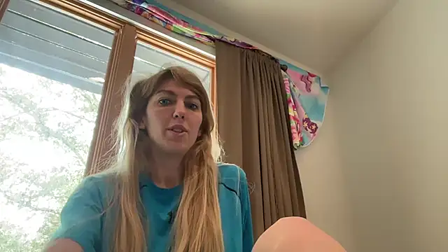 Snapshot of CelestialRuby chatting on April 26, 7:33 pm CelestialRuby online show from April 26, 7:33 pm