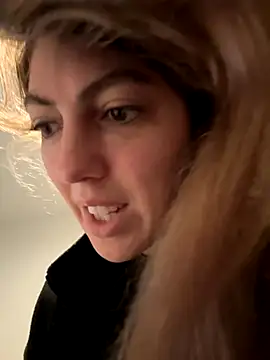 Snapshot of CelestialRuby chatting on December 1, 4:52 pm CelestialRuby online show from December 1, 4:52 pm